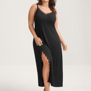 Bold High-Slit Lace Cami Sleep Dress