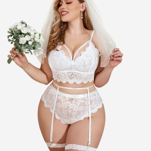 Plus Size Lace Trim Bra Panties Set