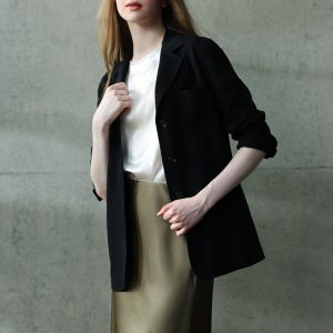 RELAXED CREPE BLAZER W/ BACK DETAIL